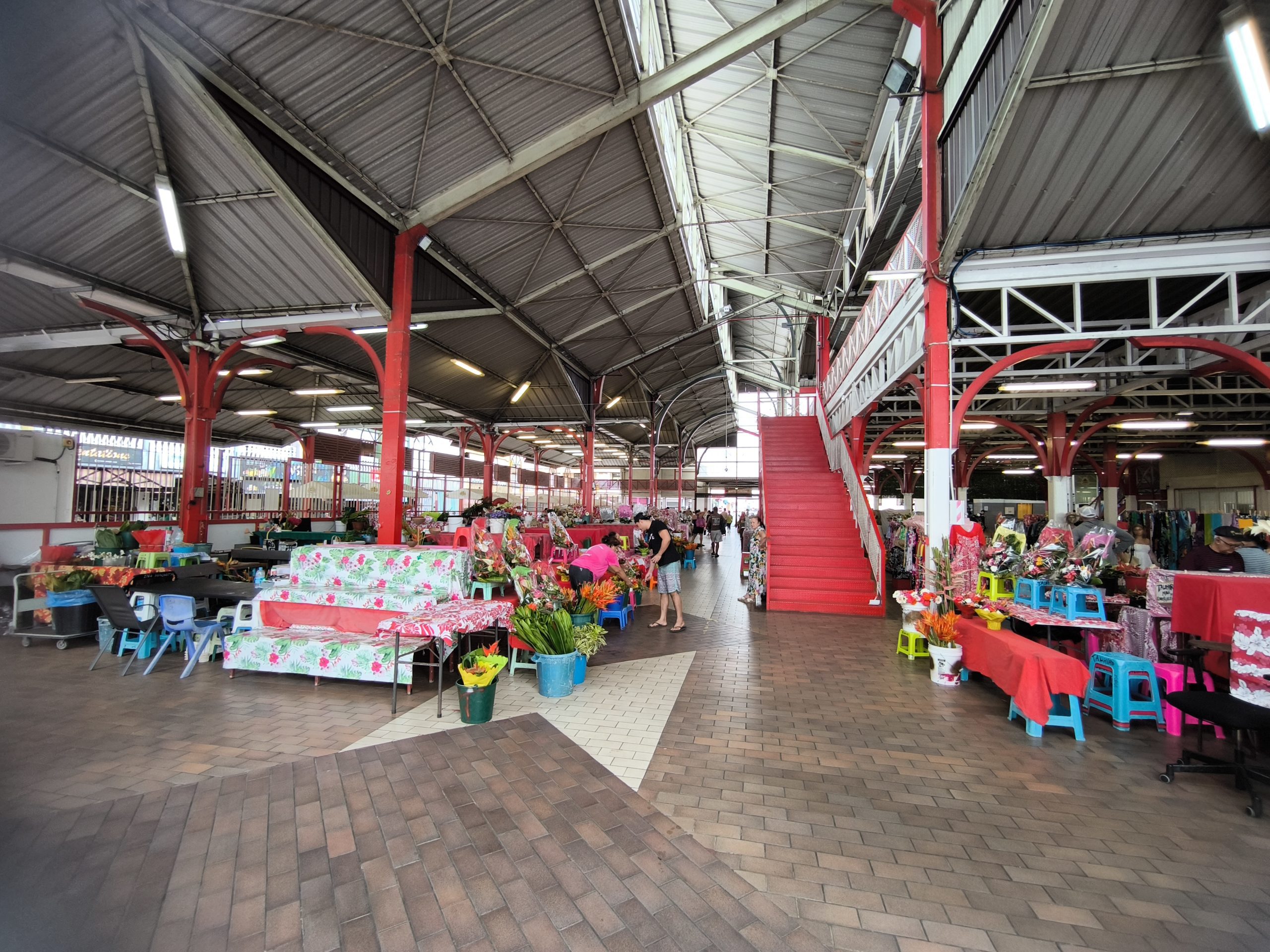 Le marché de Papeete – couleurs et ambiance du matin