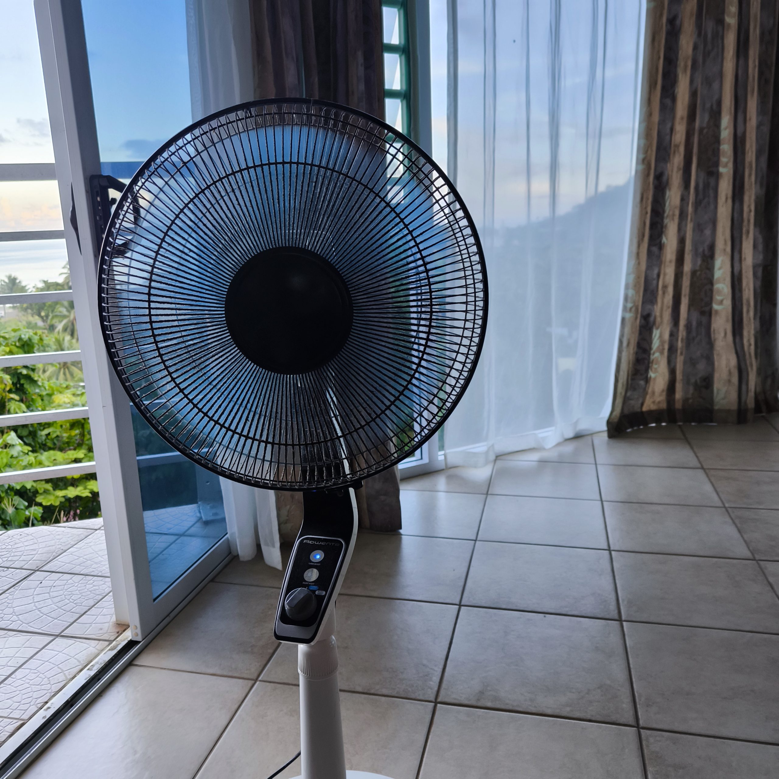 Ventilateur et fenêtre ouverte à Raiatea