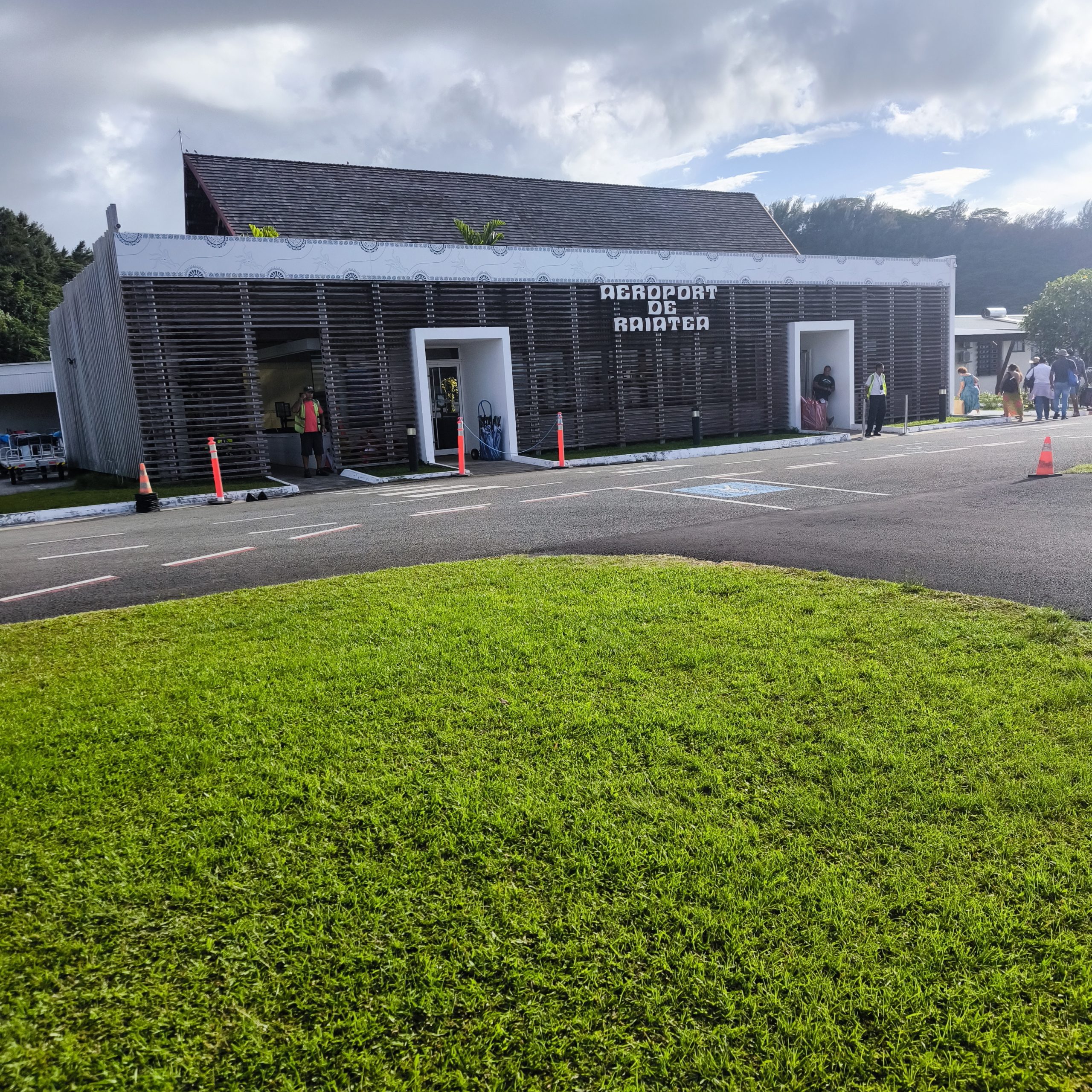 Aéroport de Raiatea piste tarmac Polynésie française