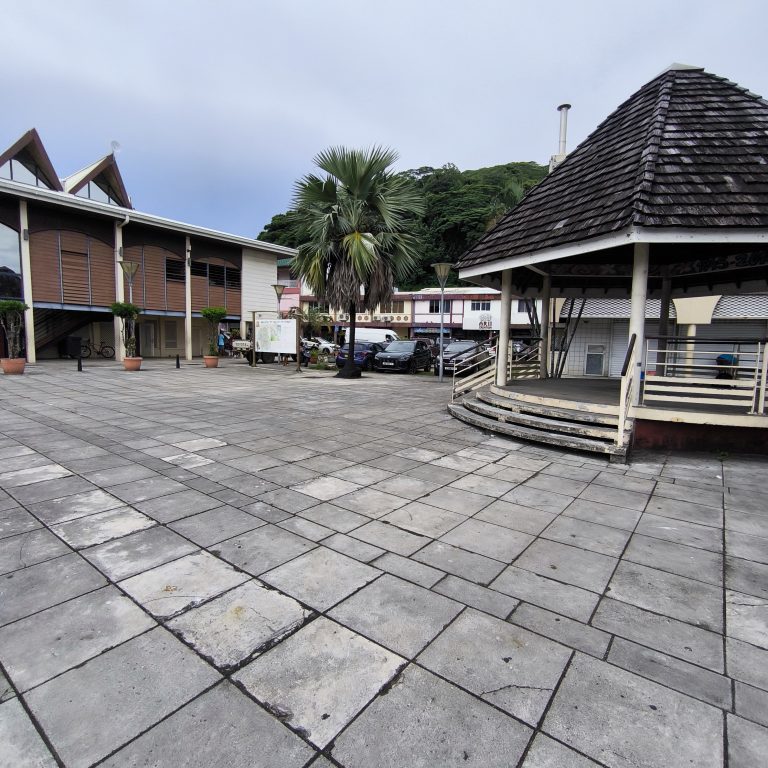 Uturoa : le centre-ville discret mais essentiel de Raiatea