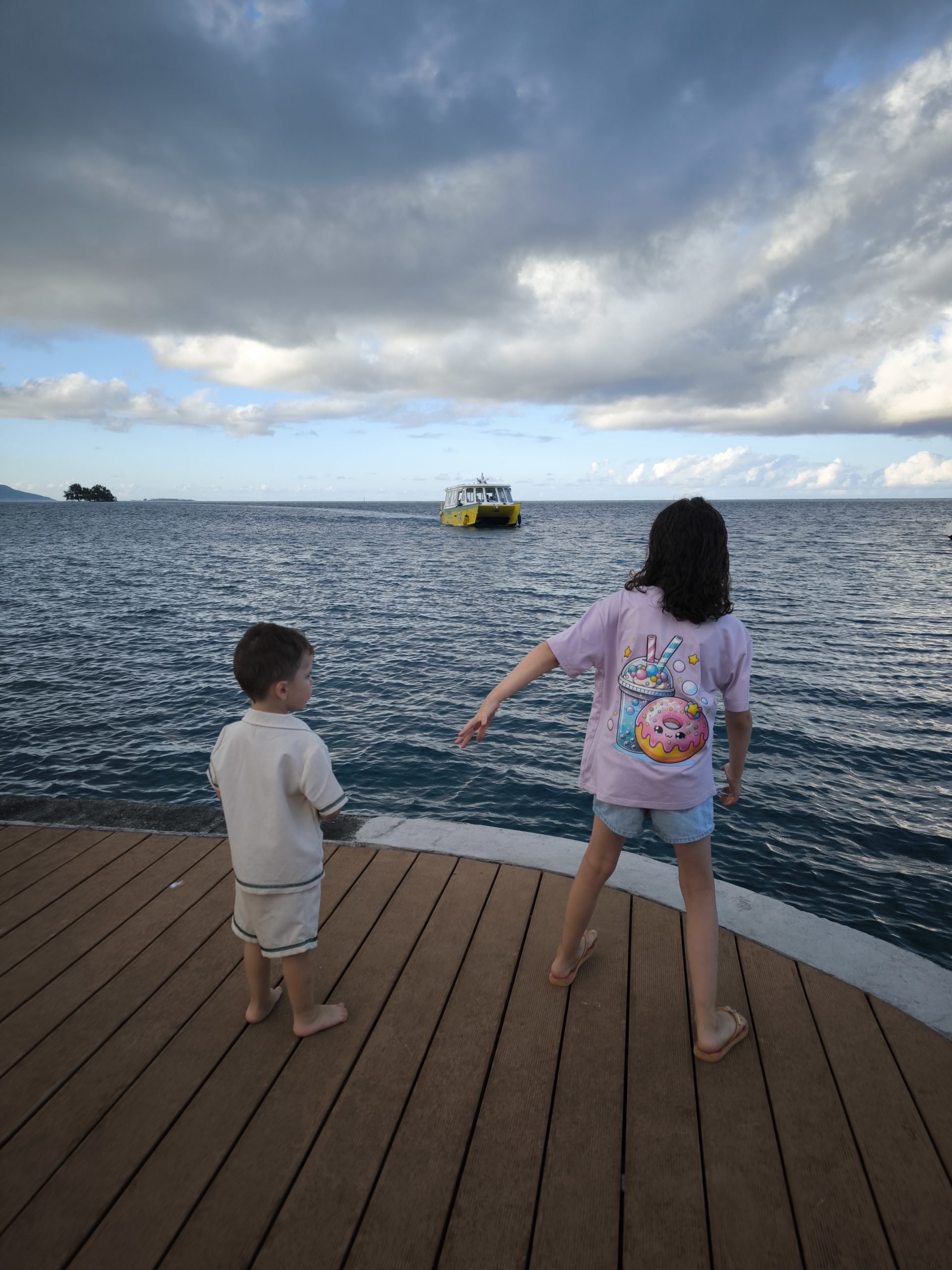 Vue sur le lagon depuis le quai Raiatea Taha'a trajet bateau